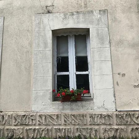 Le Petit Logement Apartman Pre-en-Pail-Saint-Samson Kültér fotó